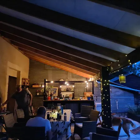 Maison Trichard Nyaraló Brillac
